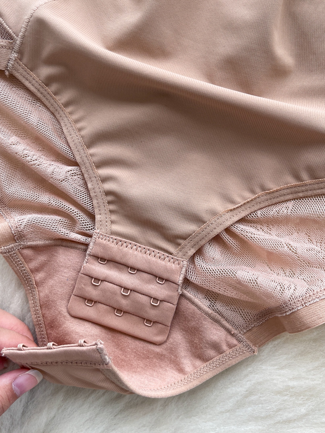 European and American style socialite camisole jumpsuit for women in autumn, sexy and pure desire to slim down, cover flesh and show off thinness. Bottom top with integrated chest cushion European and American style socialite camisole jumpsuit for women in autumn, sexy and pure desire to slim down, cover flesh and show off thinness. Bottom top with integrated chest cushion