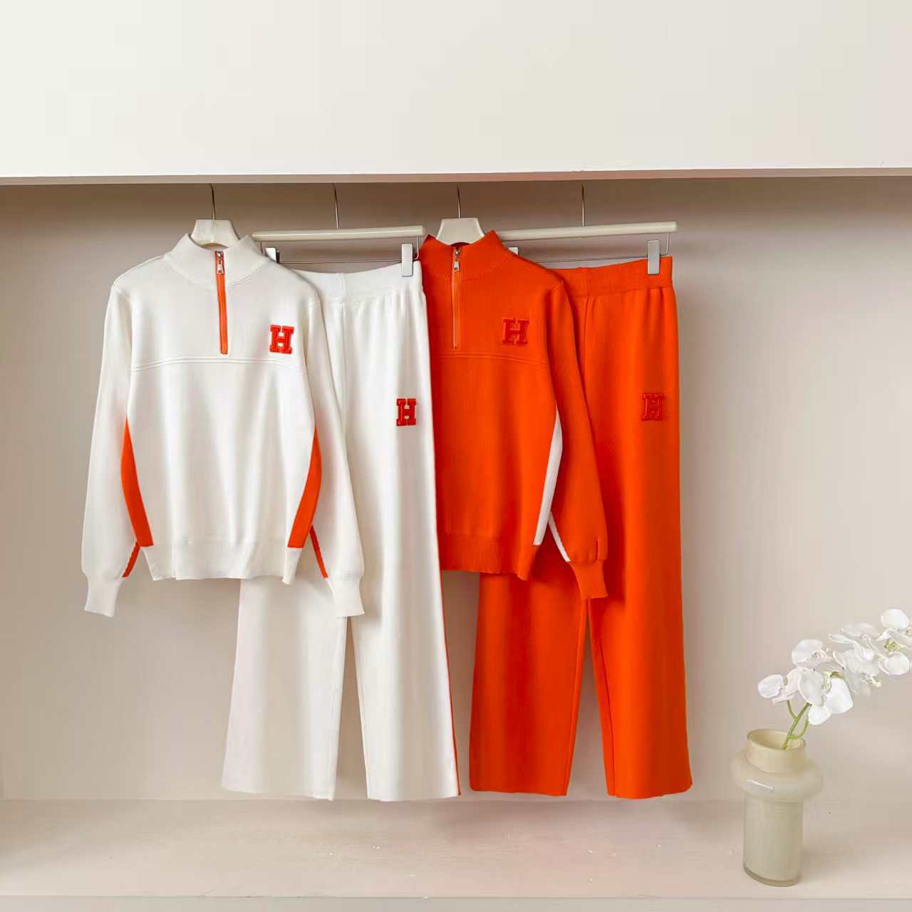 European Station 2025 New Stand up Collar Zipper Embroidered Long Sleeve Sweatshirt Sports and Leisure Wide Leg Pants Knitted Set for Women European Station 2025 New Stand up Collar Zipper Embroidered Long Sleeve Sweatshirt Sports and Leisure Wide Leg Pants Knitted Set for Women