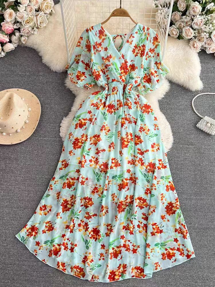 Cross border 2023 new seaside vacation dress for women in spring and autumn 2022 new sexy V-neck waist slimming and long style Cross border 2023 new seaside vacation dress for women in spring and autumn 2022 new sexy V-neck waist slimming and long style