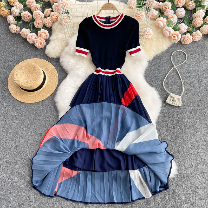 Knitted short sleeved design with color blocked stripes, heavy-duty pleated chiffon dress, 2022 new summer slimming dress Knitted short sleeved design with color blocked stripes, heavy-duty pleated chiffon dress, 2022 new summer slimming dress