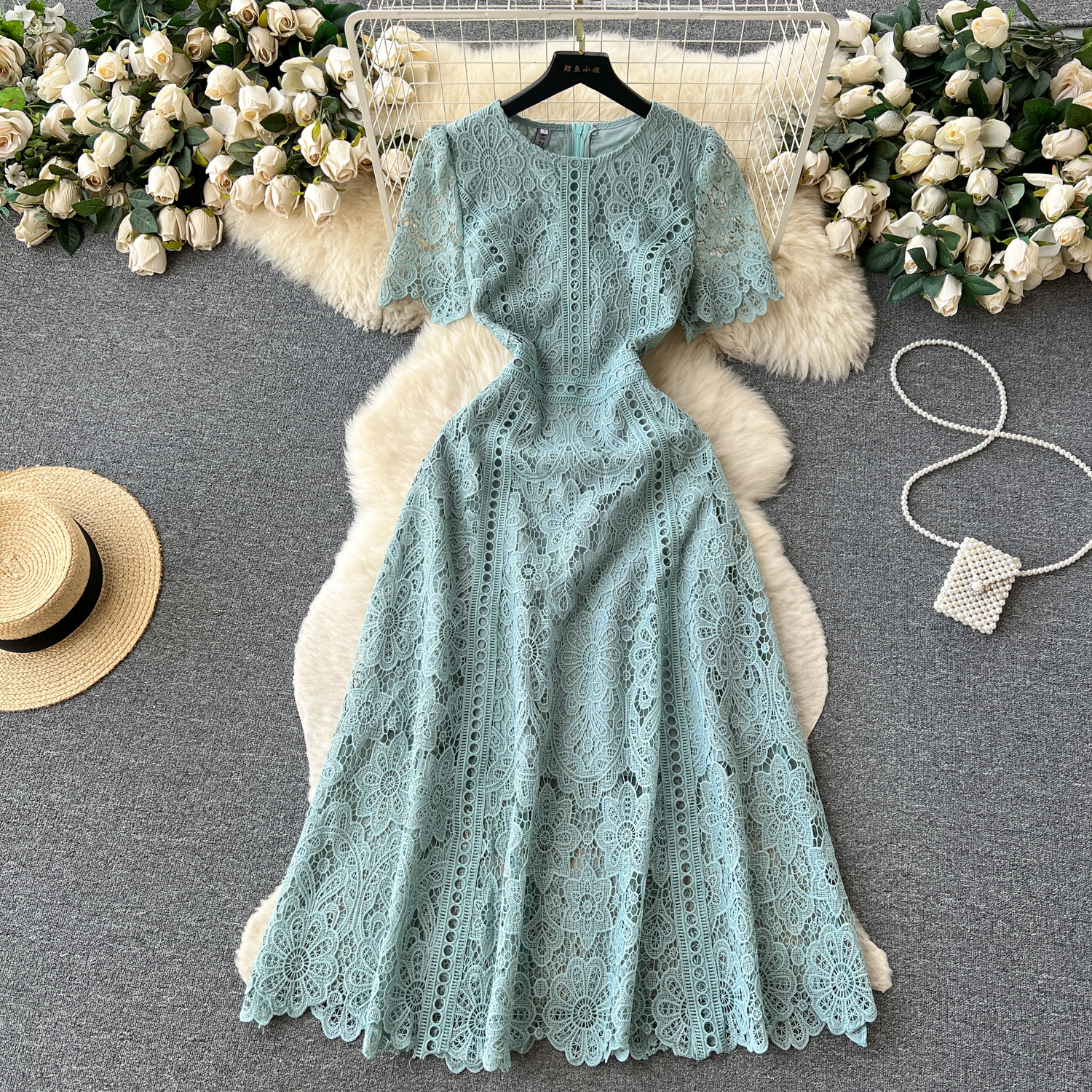 A niche retro high-end round neck lotus leaf sleeve lace dress for women's summer new style, slimming and elegant long skirt