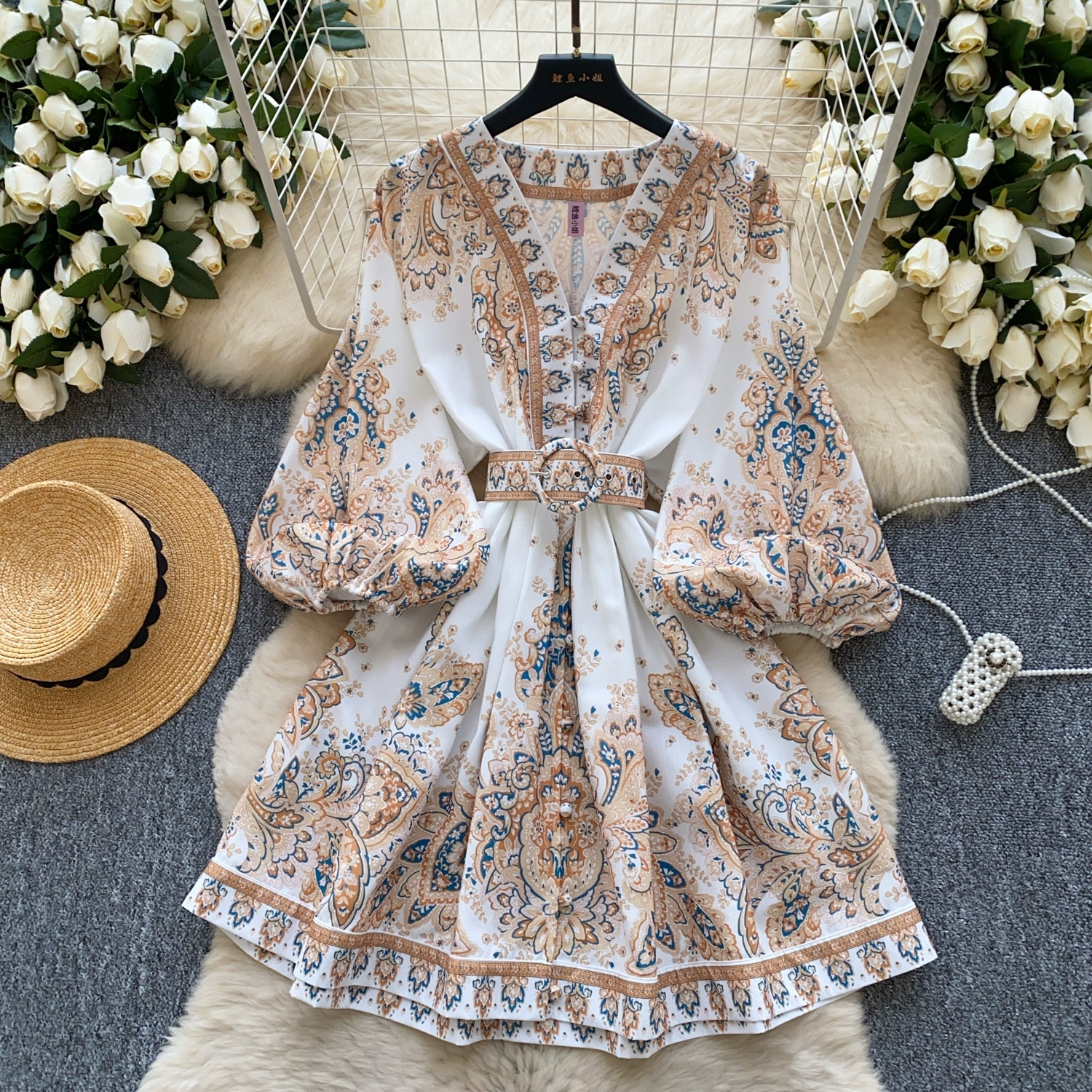 Spring new style French retro printed single breasted V-neck lantern sleeves with cinched waist, mid length, short dress trendy Spring new style French retro printed single breasted V-neck lantern sleeves with cinched waist, mid length, short dress trendy