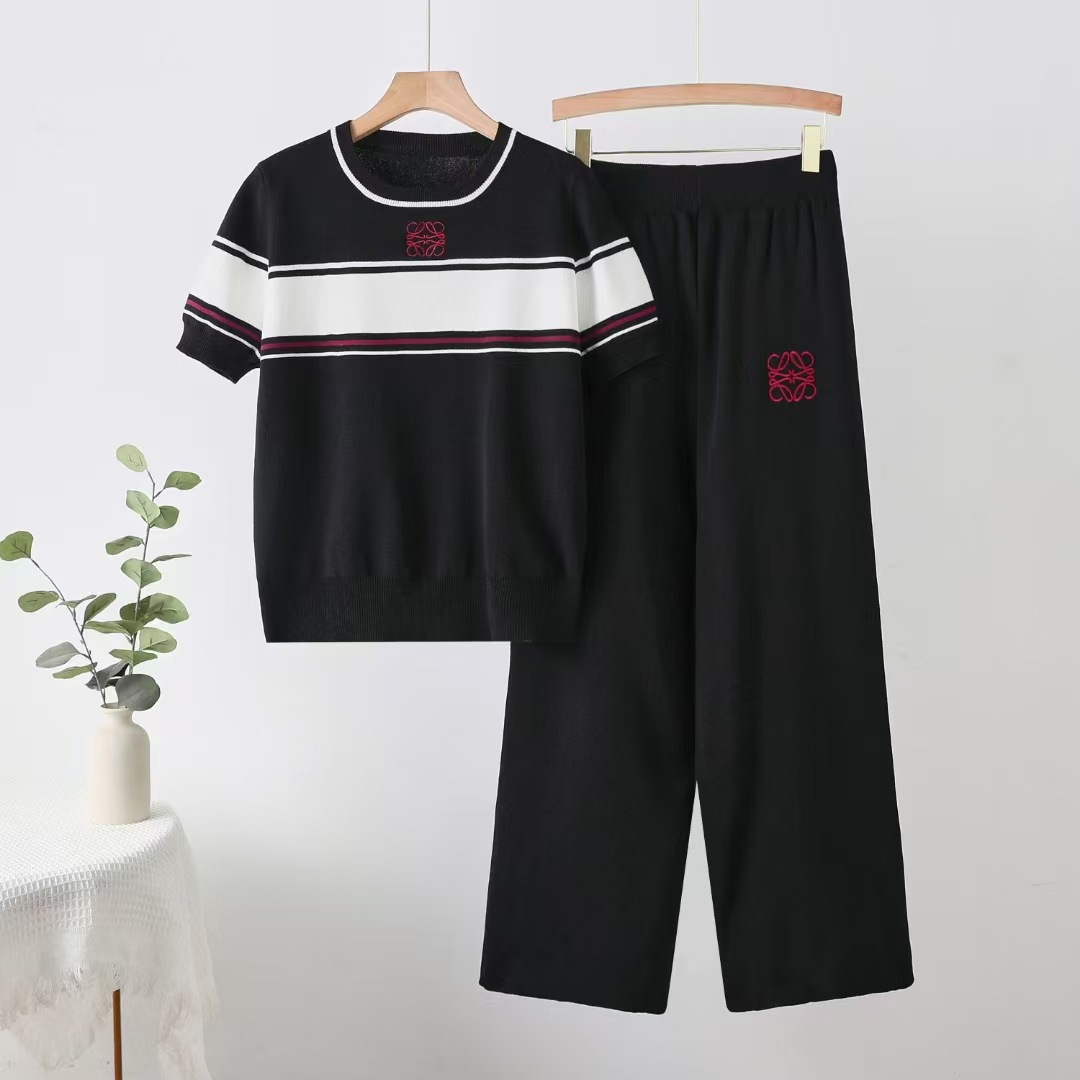 2025 Spring/Summer New Style Color Contrasting Logo Embroidered Stripe Round Leading Knitted Versatile Short Sleeve Casual Set Foreign Trade 2025 Spring/Summer New Style Color Contrasting Logo Embroidered Stripe Round Leading Knitted Versatile Short Sleeve Casual Set Foreign Trade