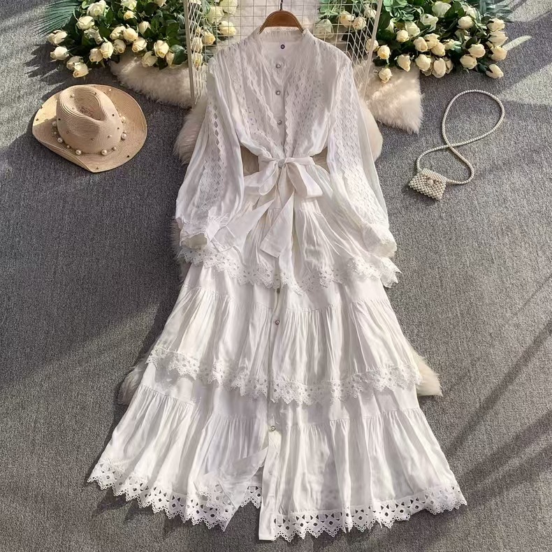 French retro heavy industry lace patchwork stand up collar dress for women in spring and autumn, single breasted waist, ruffled edge cake long skirt