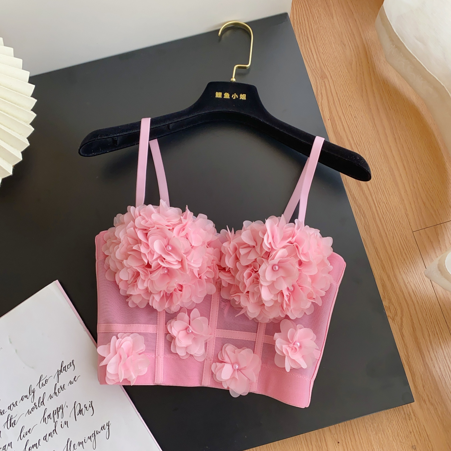 Internet celebrity Instagram new French sweet three-dimensional flower tank top, women's pure desire style, high-end feeling, strapless short top Internet celebrity Instagram new French sweet three-dimensional flower tank top, women's pure desire style, high-end feeling, strapless short top