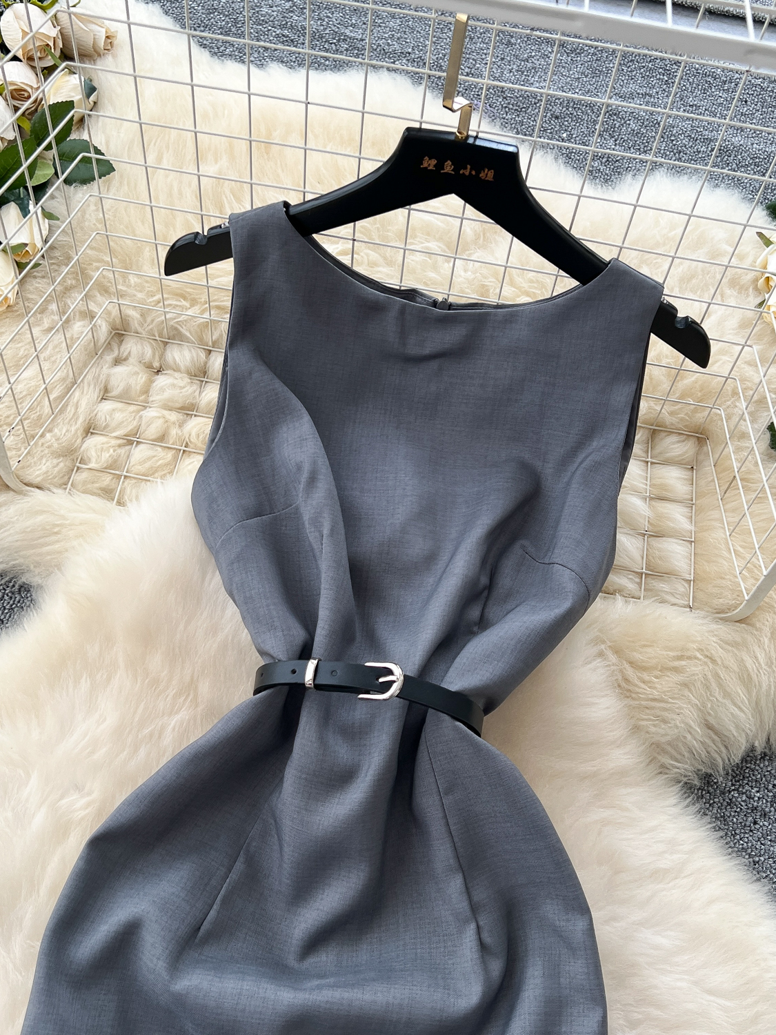 Commuting career light and mature style dress for women in the summer of 2025, with a high-end feel, tied waist, sleeveless, slim fit, and long skirt for ladies Commuting career light and mature style dress for women in the summer of 2025, with a high-end feel, tied waist, sleeveless, slim fit, and long skirt for ladies