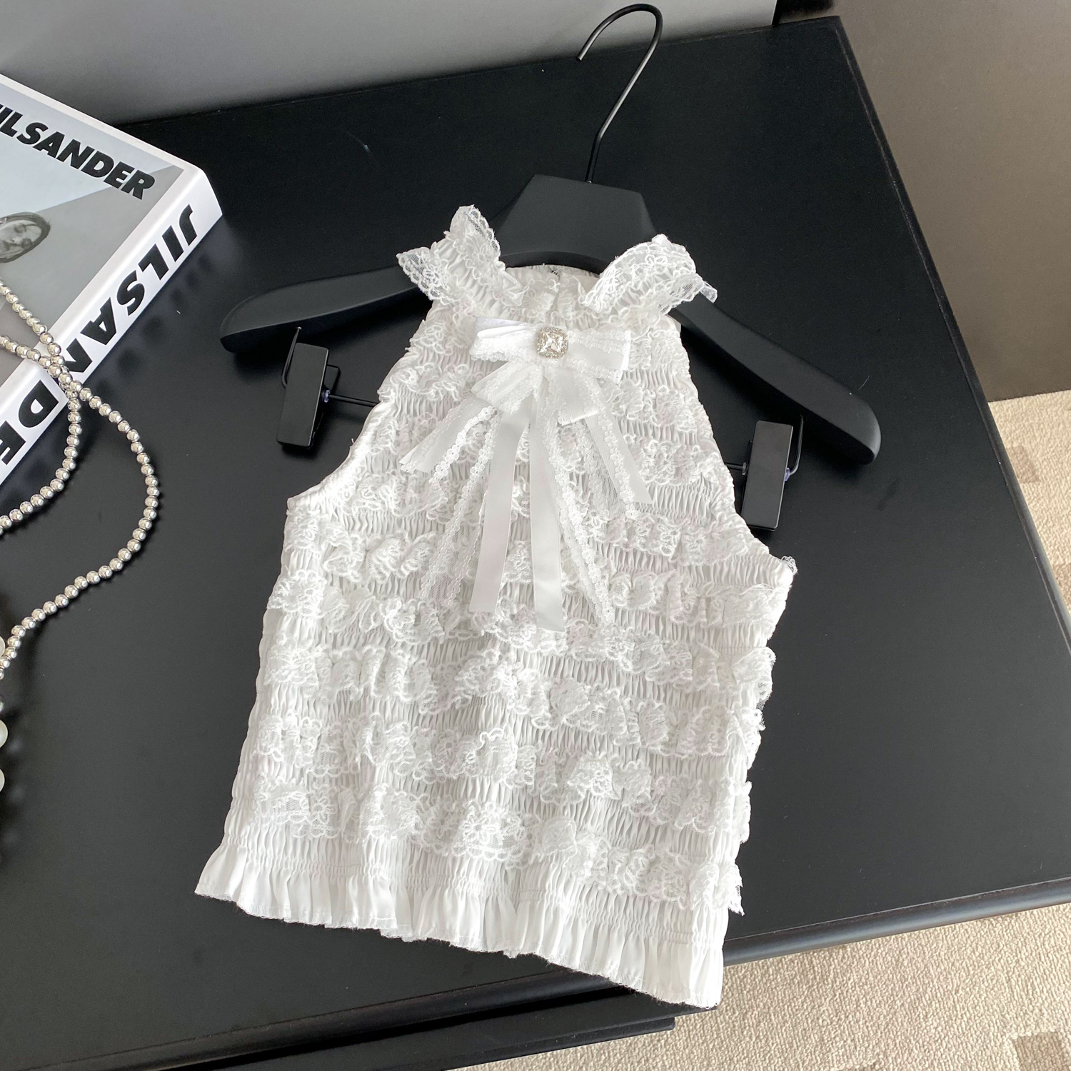 French style small fragrance socialite diamond studded bow hanging neck sleeveless top women's summer lace lace lace slim fit vest French style small fragrance socialite diamond studded bow hanging neck sleeveless top women's summer lace lace lace slim fit vest