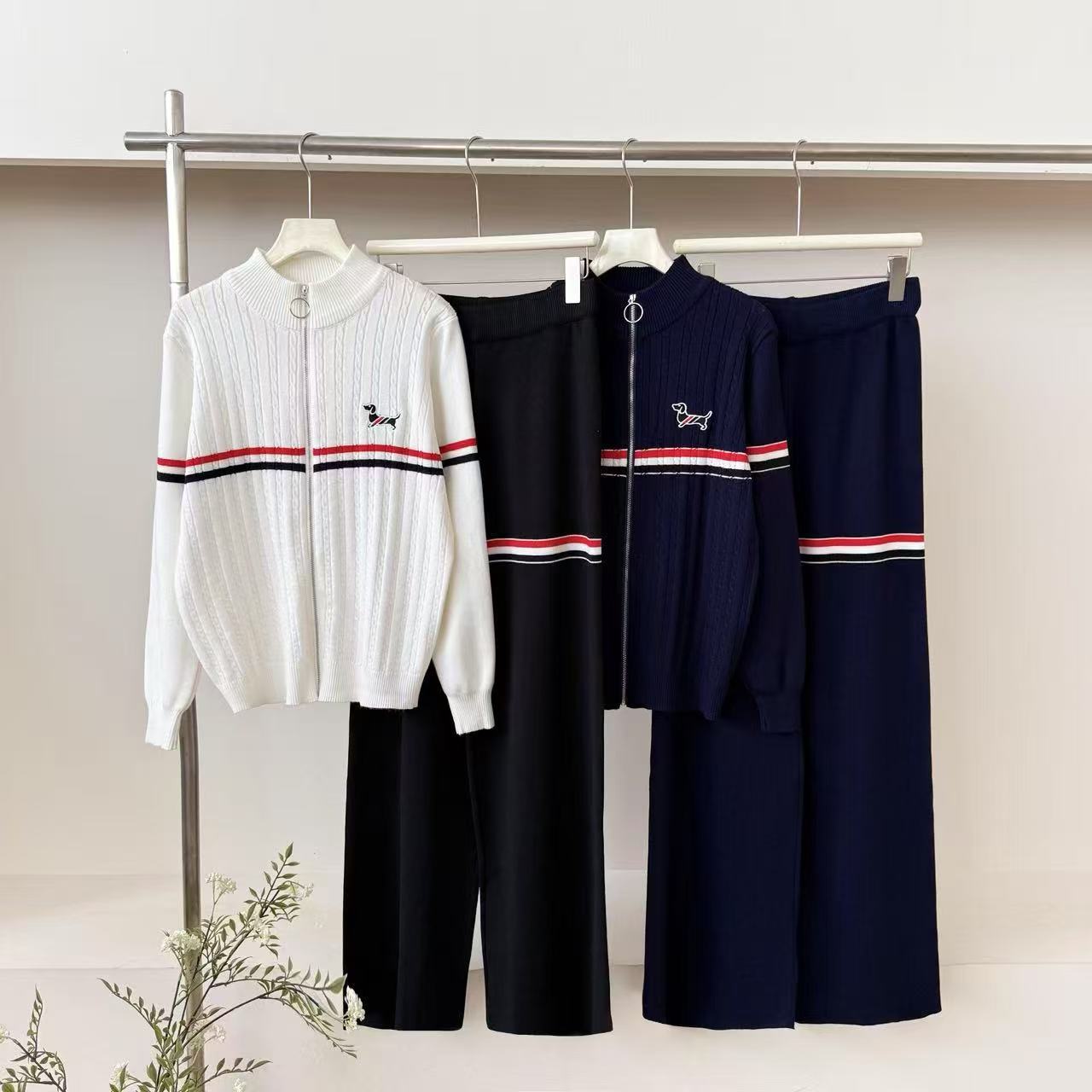 Cross border 2025 Korean Spring and Autumn Zipper Knitted Cardigan Women's New Round Neck College Style Wide Leg Pants Two Piece Set