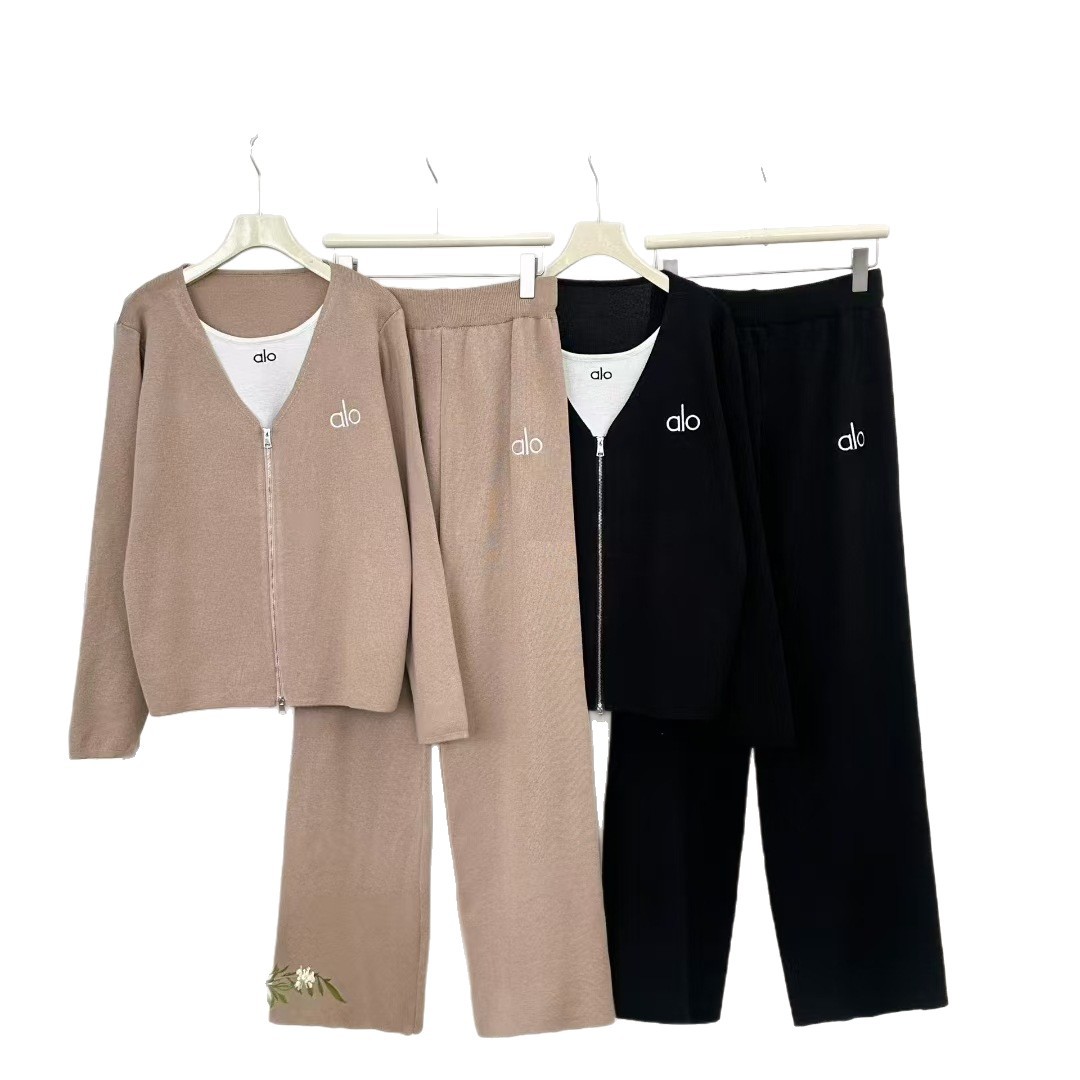 Cross border leisure lazy style knitted suit 2025 new cardigan fake two-piece top wide leg pants Korean style women's outfit Cross border leisure lazy style knitted suit 2025 new cardigan fake two-piece top wide leg pants Korean style women's outfit