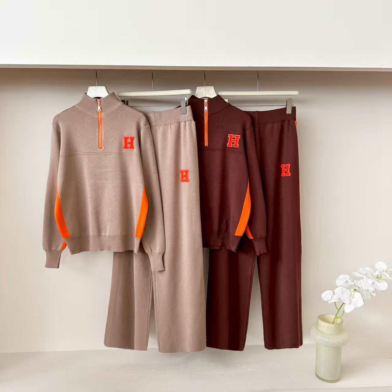 European Station 2025 New Stand up Collar Zipper Embroidered Long Sleeve Sweatshirt Sports and Leisure Wide Leg Pants Knitted Set for Women European Station 2025 New Stand up Collar Zipper Embroidered Long Sleeve Sweatshirt Sports and Leisure Wide Leg Pants Knitted Set for Women