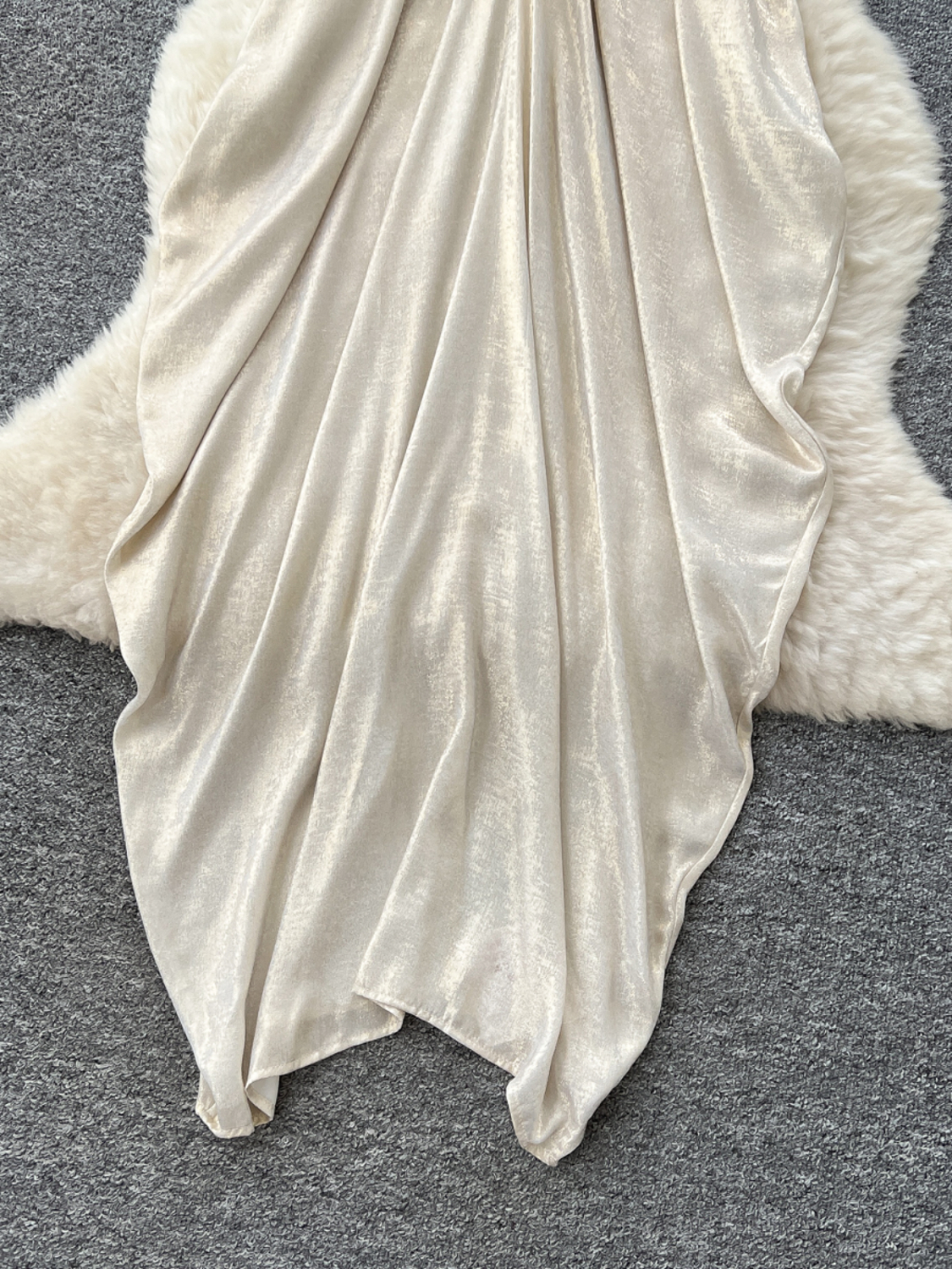 Atmosphere vacation style dress for women, summer French temperament, V-neck pleated sleeveless loose irregular long skirt Atmosphere vacation style dress for women, summer French temperament, V-neck pleated sleeveless loose irregular long skirt