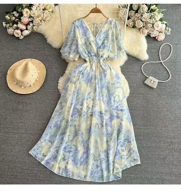 Cross border 2023 new seaside vacation dress for women in spring and autumn 2022 new sexy V-neck waist slimming and long style Cross border 2023 new seaside vacation dress for women in spring and autumn 2022 new sexy V-neck waist slimming and long style