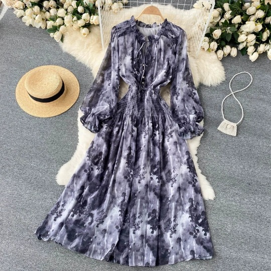 Ladies' high-end women's elegant printed French dress with cinched waist and slimming effect, bubble sleeves, super fairy big swing long skirt