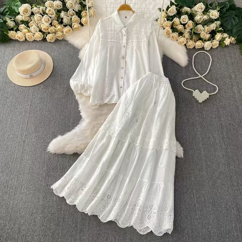 Retro French style hollowed out hook and flower queen set, women's autumn bubble sleeve shirt with elastic waist long skirt