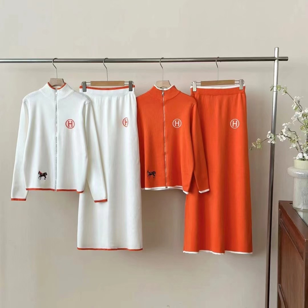 New Knitted Set Women's Steed Embroidered Pattern Stand up Collar Long Sleeve Knitted Cardigan Zipper Coat+Casual Long Skirt