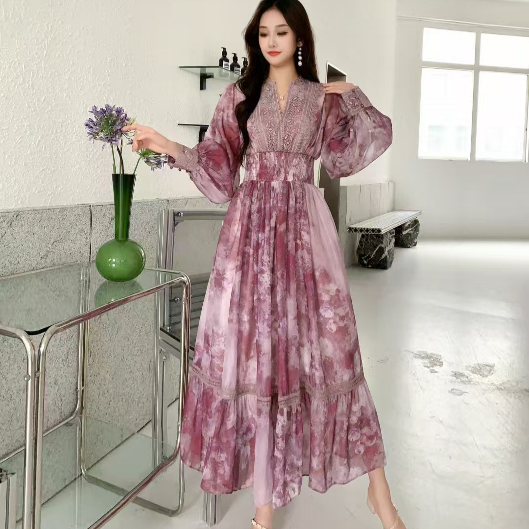 French high-end lace patchwork V-neck lantern sleeve dress for women, autumn print, waist cinched, ruffled edge large swing skirt