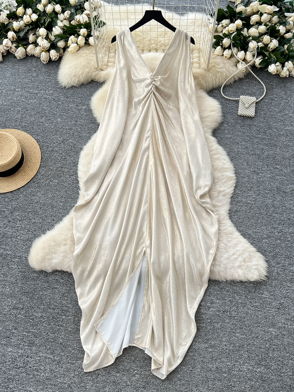 Atmosphere vacation style dress for women, summer French temperament, V-neck pleated sleeveless loose irregular long skirt Atmosphere vacation style dress for women, summer French temperament, V-neck pleated sleeveless loose irregular long skirt