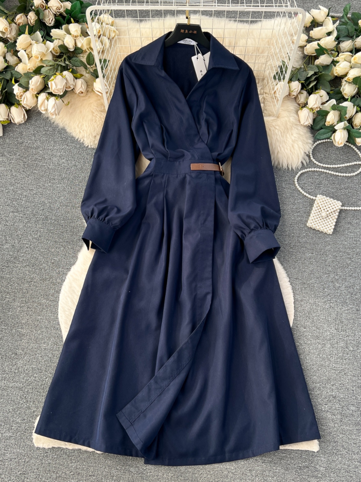 Medium length dress for women with high-end temperament, elegant lapel coat, women's design sense, niche waist cinching workwear skirt Medium length dress for women with high-end temperament, elegant lapel coat, women's design sense, niche waist cinching workwear skirt