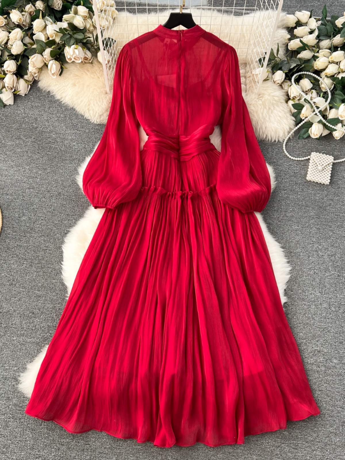 High end dress for women in early spring 2024, new style with a stand up collar, heart mechanism, pleated waist, long style, bubble sleeve dress High end dress for women in early spring 2024, new style with a stand up collar, heart mechanism, pleated waist, long style, bubble sleeve dress