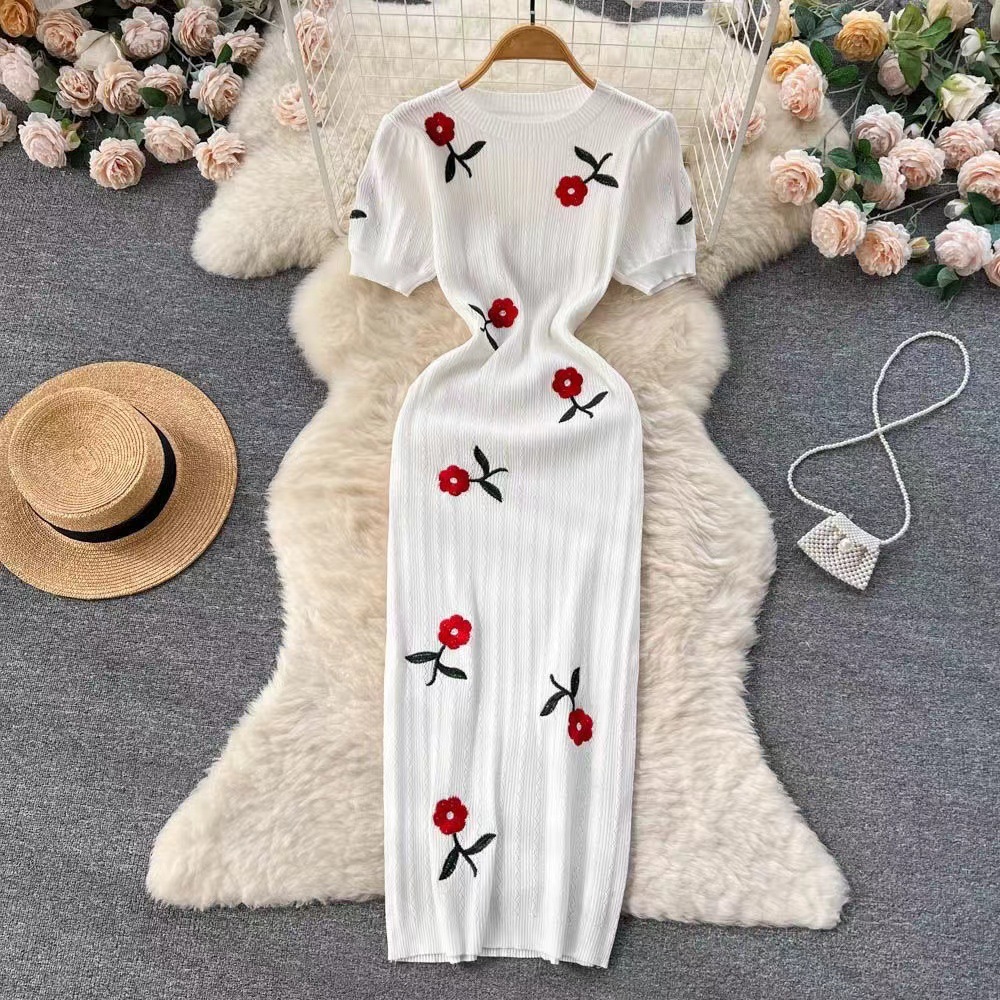 Unique Embroidered Rose Knitted Dress, Gentle and Elegant, with a Lady's Temperament and a High level of Elegance, with a cinched waist and slimming effect, suitable for children Unique Embroidered Rose Knitted Dress, Gentle and Elegant, with a Lady's Temperament and a High level of Elegance, with a cinched waist and slimming effect, suitable for children