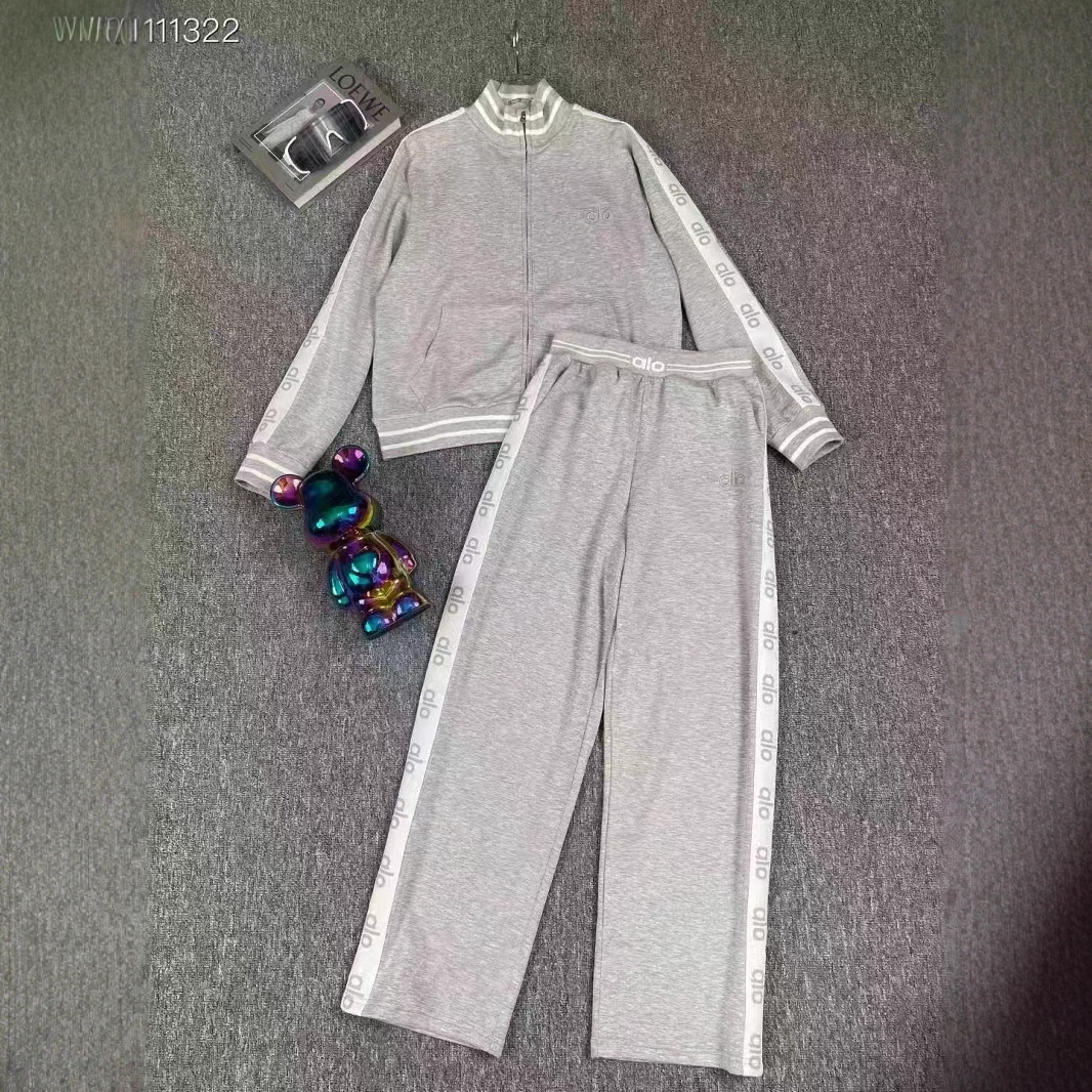 European Station 2025 Autumn New Stand up Collar Cardigan Pants Two Piece Set Light Luxury Trendy Leisure Sports Knitted Set European Station 2025 Autumn New Stand up Collar Cardigan Pants Two Piece Set Light Luxury Trendy Leisure Sports Knitted Set