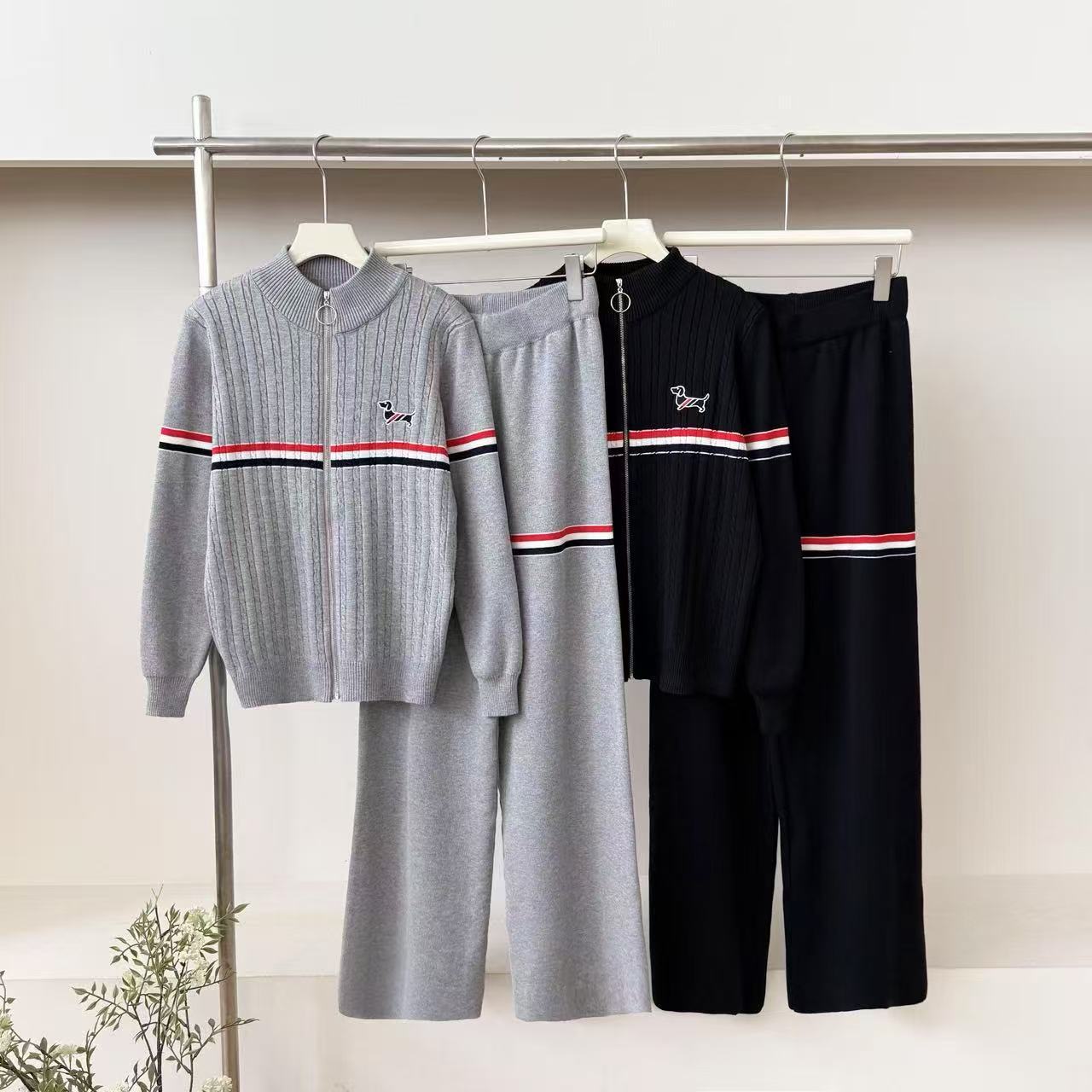 Cross border 2025 Korean Spring and Autumn Zipper Knitted Cardigan Women's New Round Neck College Style Wide Leg Pants Two Piece Set Cross border 2025 Korean Spring and Autumn Zipper Knitted Cardigan Women's New Round Neck College Style Wide Leg Pants Two Piece Set