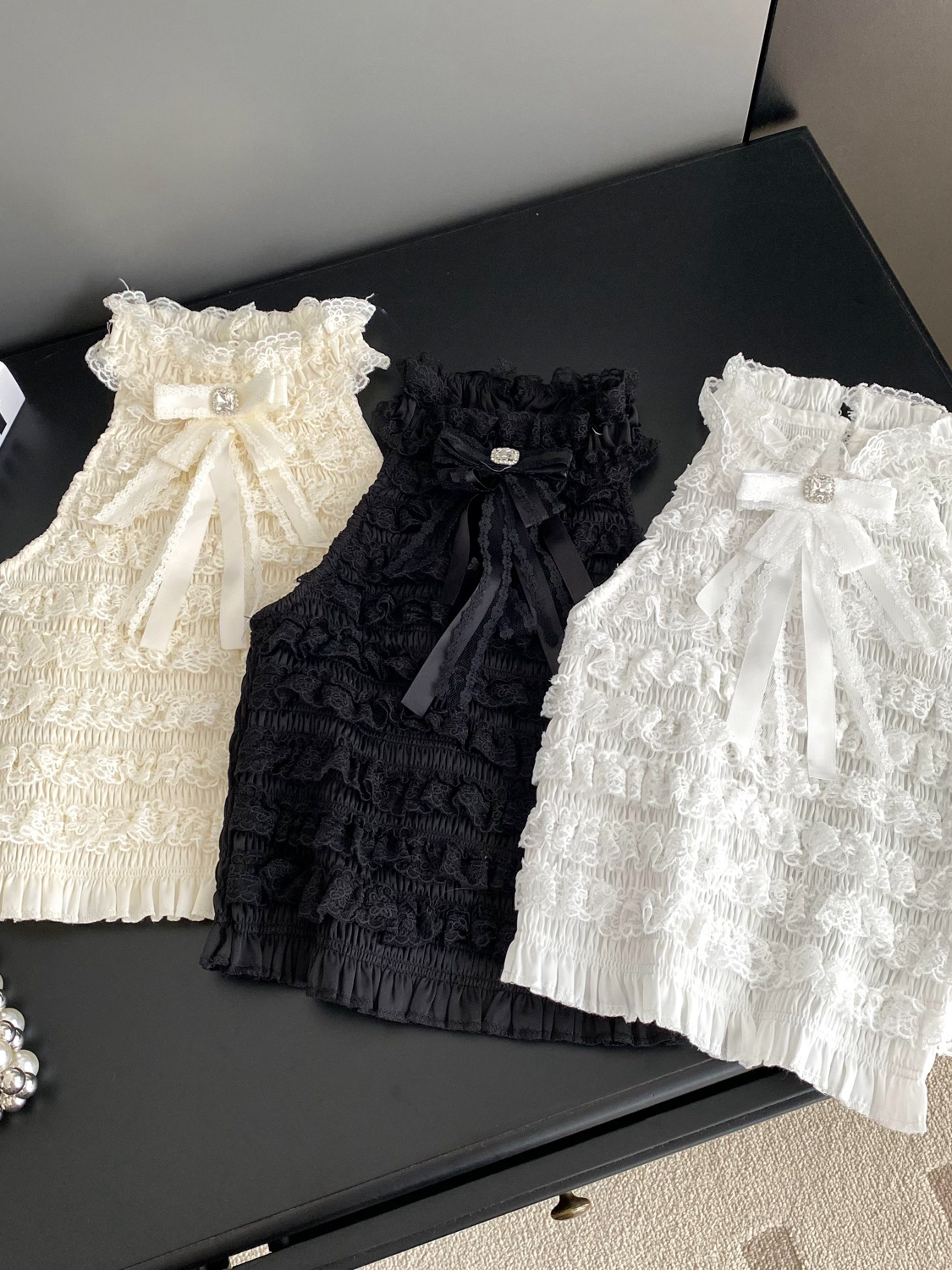 French style small fragrance socialite diamond studded bow hanging neck sleeveless top women's summer lace lace lace slim fit vest