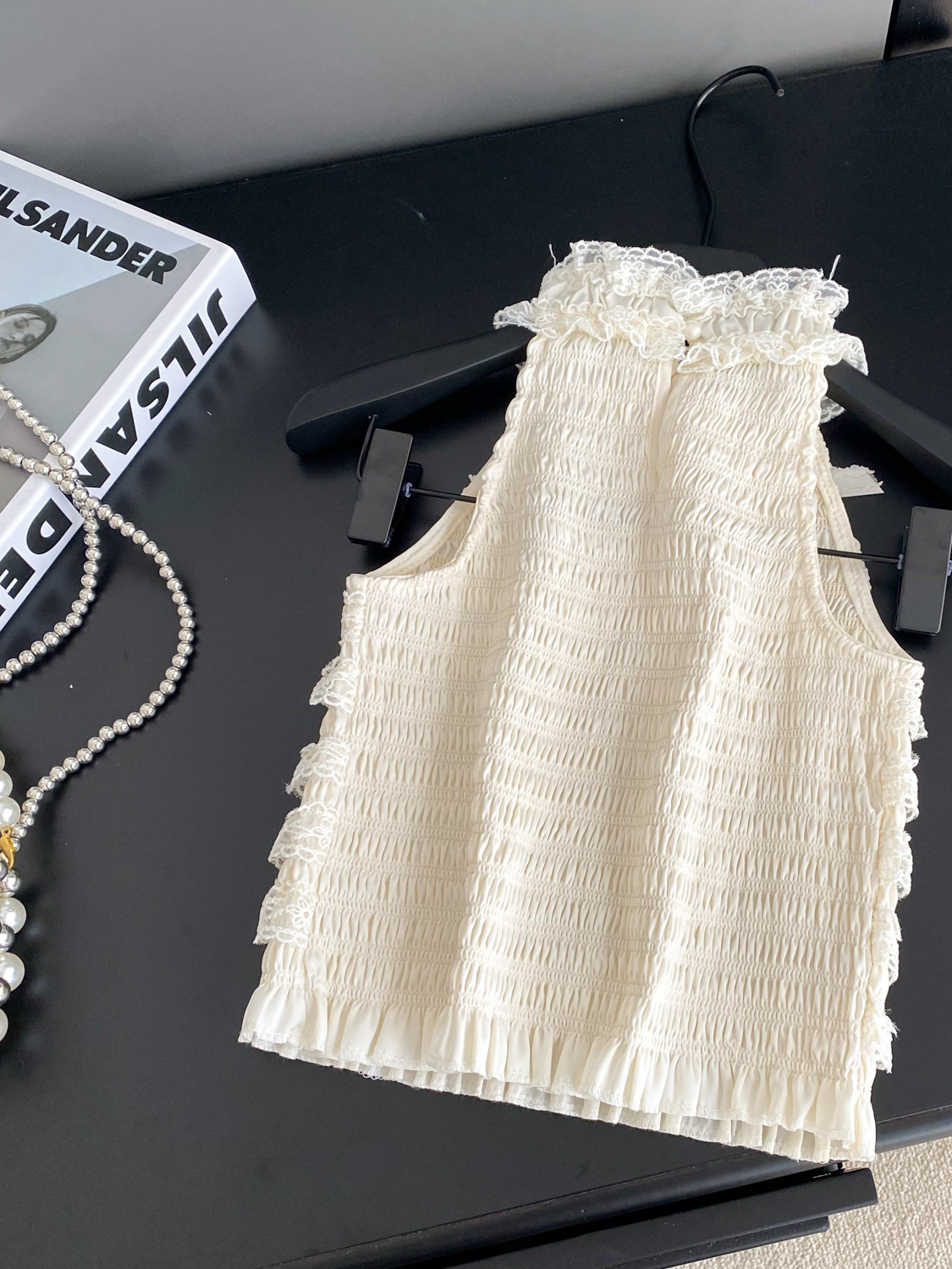 French style small fragrance socialite diamond studded bow hanging neck sleeveless top women's summer lace lace lace slim fit vest French style small fragrance socialite diamond studded bow hanging neck sleeveless top women's summer lace lace lace slim fit vest