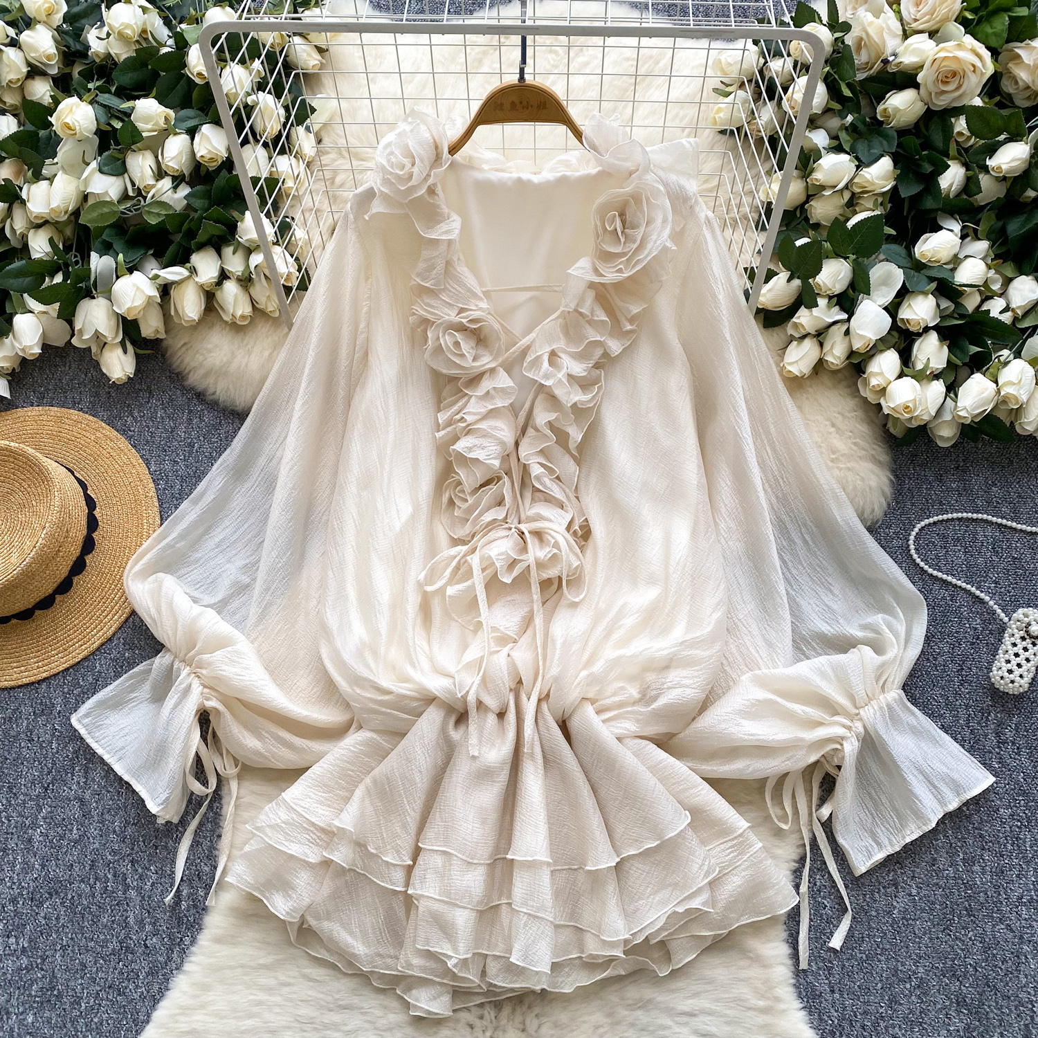 European and American high-end lantern sleeve dress, women's summer lotus leaf edge three-dimensional flower strap design, unique and beautiful short skirt European and American high-end lantern sleeve dress, women's summer lotus leaf edge three-dimensional flower strap design, unique and beautiful short skirt