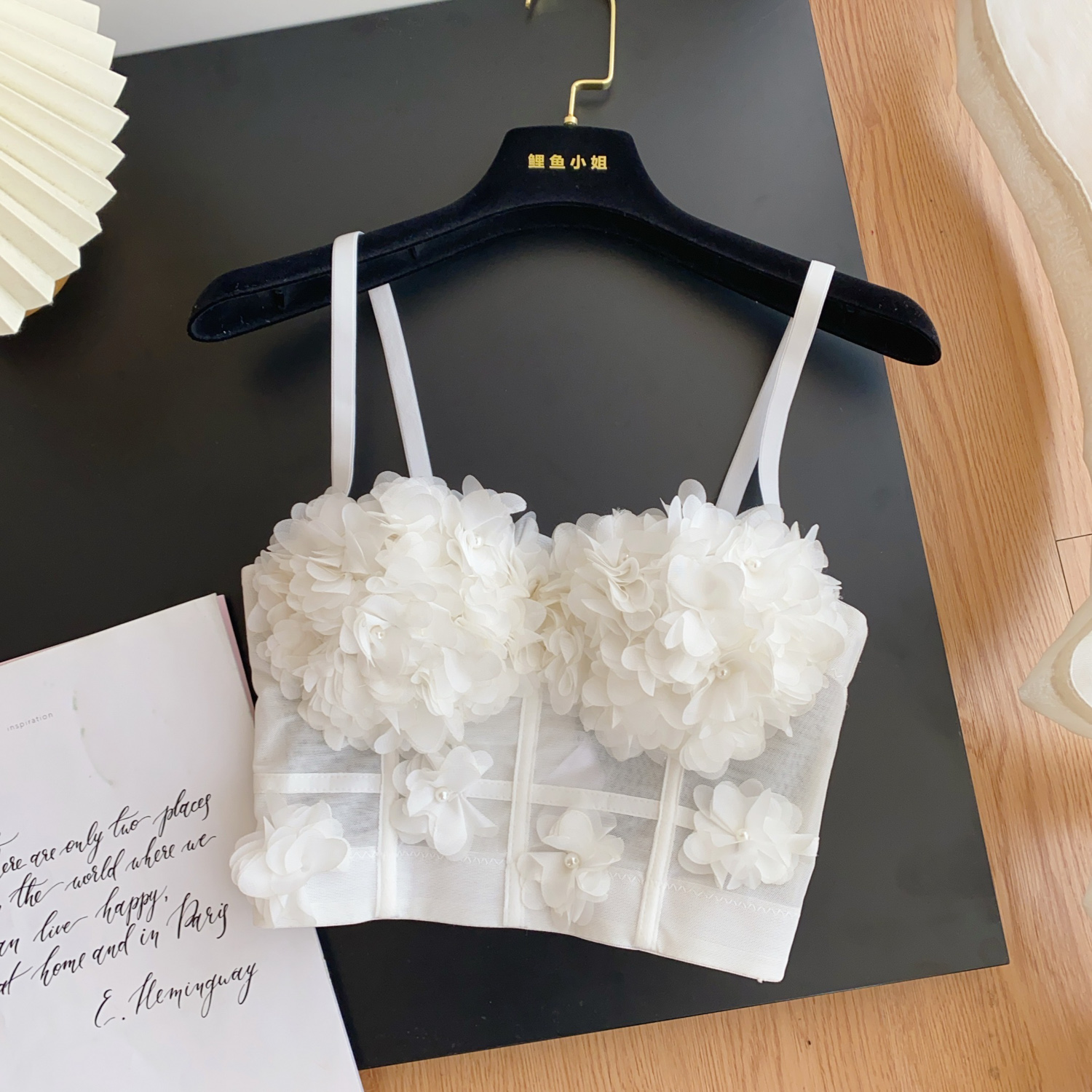 Internet celebrity Instagram new French sweet three-dimensional flower tank top, women's pure desire style, high-end feeling, strapless short top Internet celebrity Instagram new French sweet three-dimensional flower tank top, women's pure desire style, high-end feeling, strapless short top