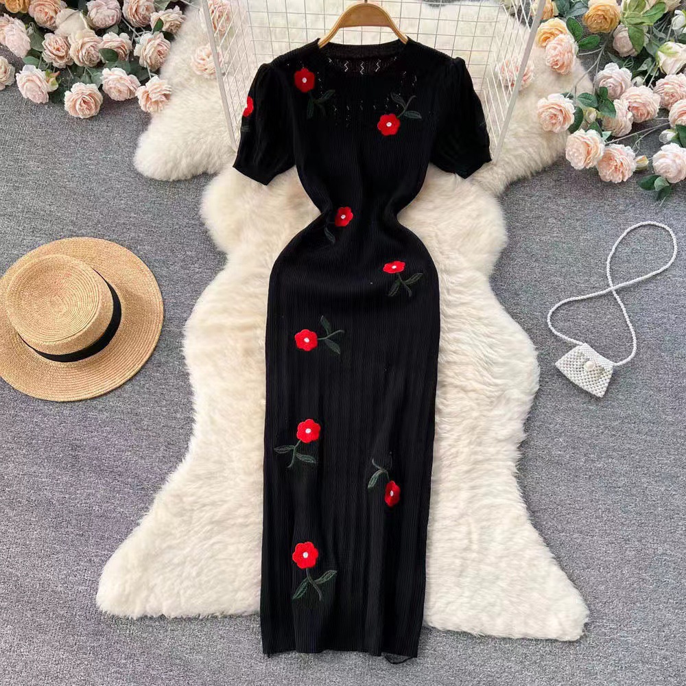 Unique Embroidered Rose Knitted Dress, Gentle and Elegant, with a Lady's Temperament and a High level of Elegance, with a cinched waist and slimming effect, suitable for children Unique Embroidered Rose Knitted Dress, Gentle and Elegant, with a Lady's Temperament and a High level of Elegance, with a cinched waist and slimming effect, suitable for children