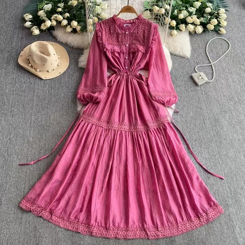 Autumn Women's New Dress 2025 Palace Style Lace Splicing Strap, Waist Concealed, Hot Drilled, Large Swing French Long Dress