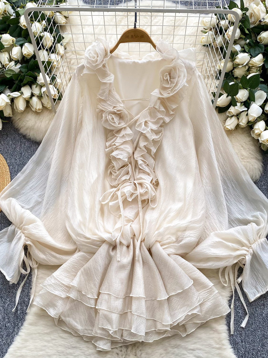 European and American high-end lantern sleeve dress, women's summer lotus leaf edge three-dimensional flower strap design, unique and beautiful short skirt European and American high-end lantern sleeve dress, women's summer lotus leaf edge three-dimensional flower strap design, unique and beautiful short skirt