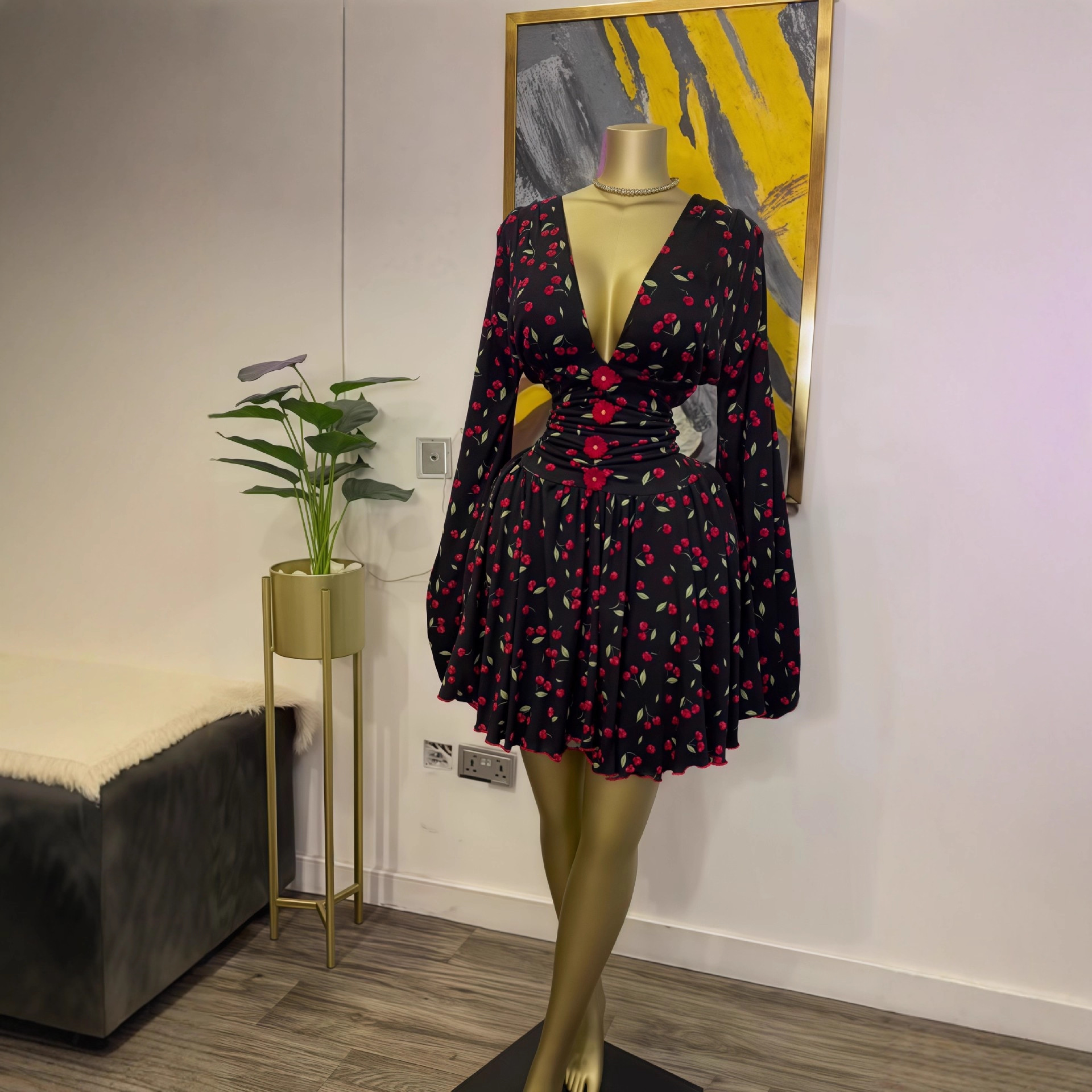 European and American cross-border women's clothing 2025 early autumn new long sleeved sexy deep V-neck waist cinching strap pleated short dress