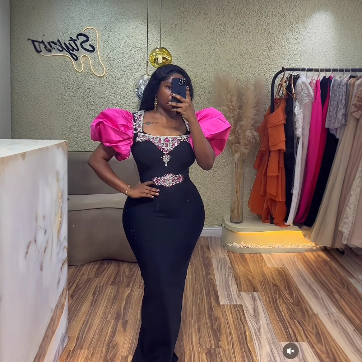 New bandage dress, European and American fashion women's square neck bubble sleeve design, women's diamond studded evening dress, sexy