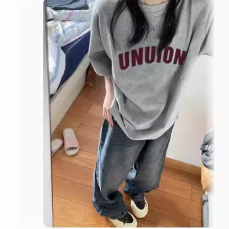 Trendy American retro shoulder short sleeved T-shirt for women in summer 2024, with a niche Hong Kong style half sleeved top design