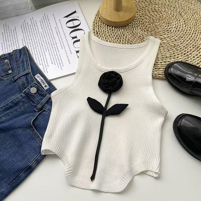 Summer Sweet and Gentle Small Tank Top with Three Dimensional Flower Sleeveless Knitted Strap for Women, Slim Fit Short, Open Umbilical Top for External Wear