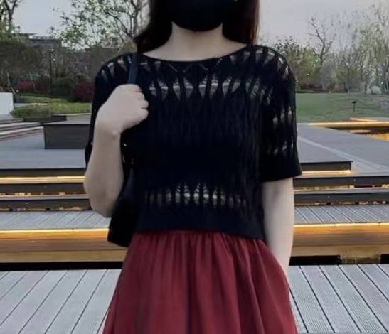 Hollow out short knitted sweater for women 2023 summer new style, loose and slimming, thin French style base shirt top Hollow out short knitted sweater for women 2023 summer new style, loose and slimming, thin French style base shirt top