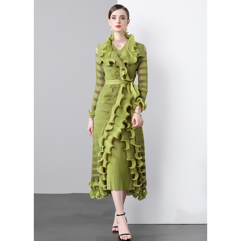 Factory direct sales three fold heavy industry fish silk thread wave edge length jacket+V-neck A-line skirt two-piece set