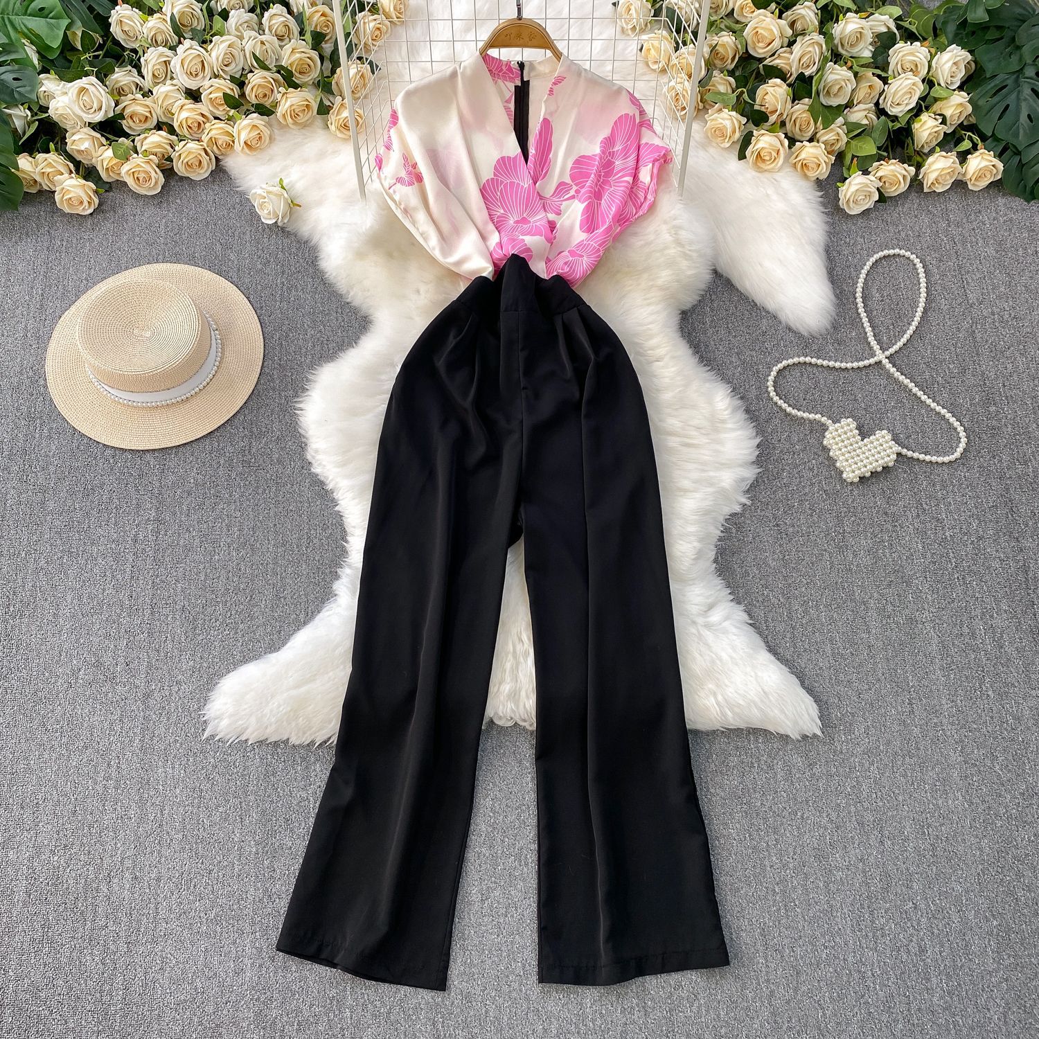 Advanced and elegant temperament print splicing V-neck short sleeved jumpsuit for women's summer new collection, waist cinching and slimming wide leg pants Advanced and elegant temperament print splicing V-neck short sleeved jumpsuit for women's summer new collection, waist cinching and slimming wide leg pants