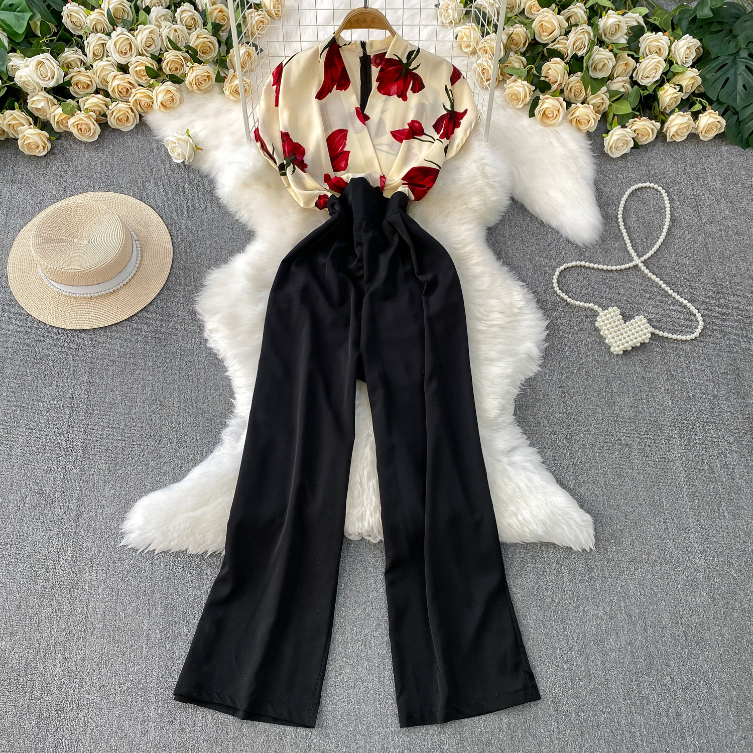 Advanced and elegant temperament print splicing V-neck short sleeved jumpsuit for women's summer new collection, waist cinching and slimming wide leg pants Advanced and elegant temperament print splicing V-neck short sleeved jumpsuit for women's summer new collection, waist cinching and slimming wide leg pants