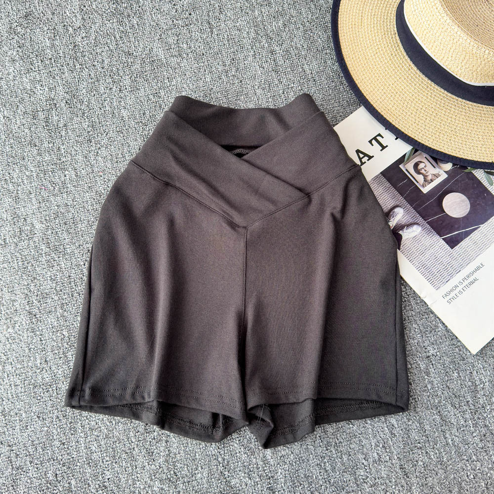 Spicy girl style V-waist slim fit brown high waisted shorts for women in spring and summer, fashionable and versatile, casual and trendy, slimming and hip hugging pants Spicy girl style V-waist slim fit brown high waisted shorts for women in spring and summer, fashionable and versatile, casual and trendy, slimming and hip hugging pants