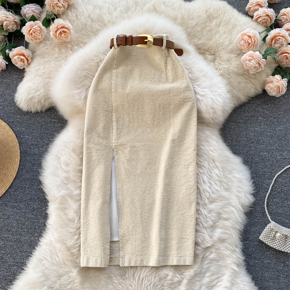 Hong Kong style retro split half skirt with winter sweater, medium to long Korean style temperament, high waist, slimming and hip hugging A-line skirt Hong Kong style retro split half skirt with winter sweater, medium to long Korean style temperament, high waist, slimming and hip hugging A-line skirt