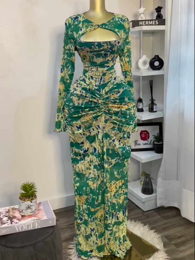 In stock 2025 cross-border European and American style printed long sleeved hollow pleated high waisted sexy vacation dress long skirt In stock 2025 cross-border European and American style printed long sleeved hollow pleated high waisted sexy vacation dress long skirt