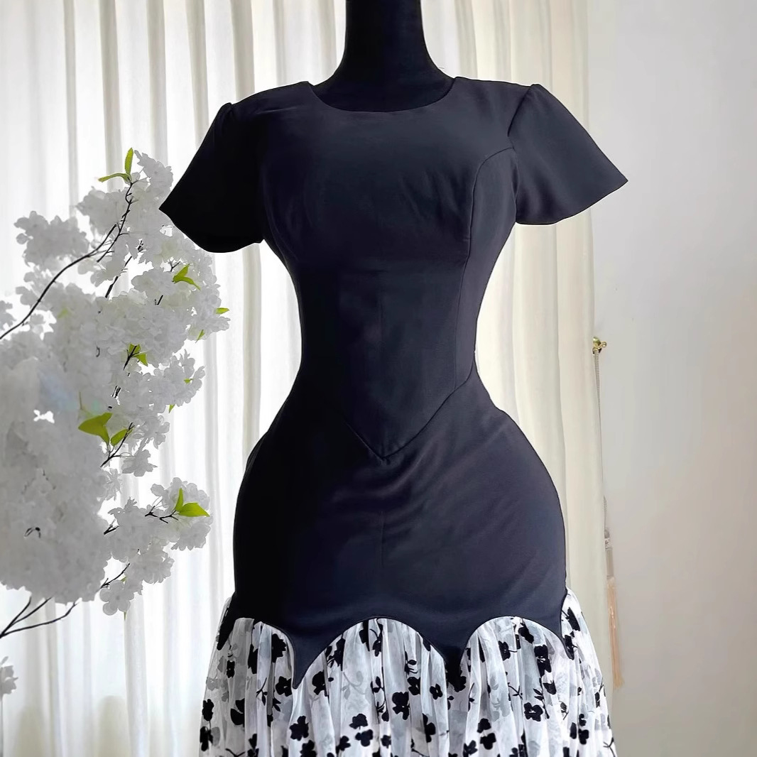 In stock 2025 new dress women's summer round neck mesh floral patchwork French long skirt In stock 2025 new dress women's summer round neck mesh floral patchwork French long skirt