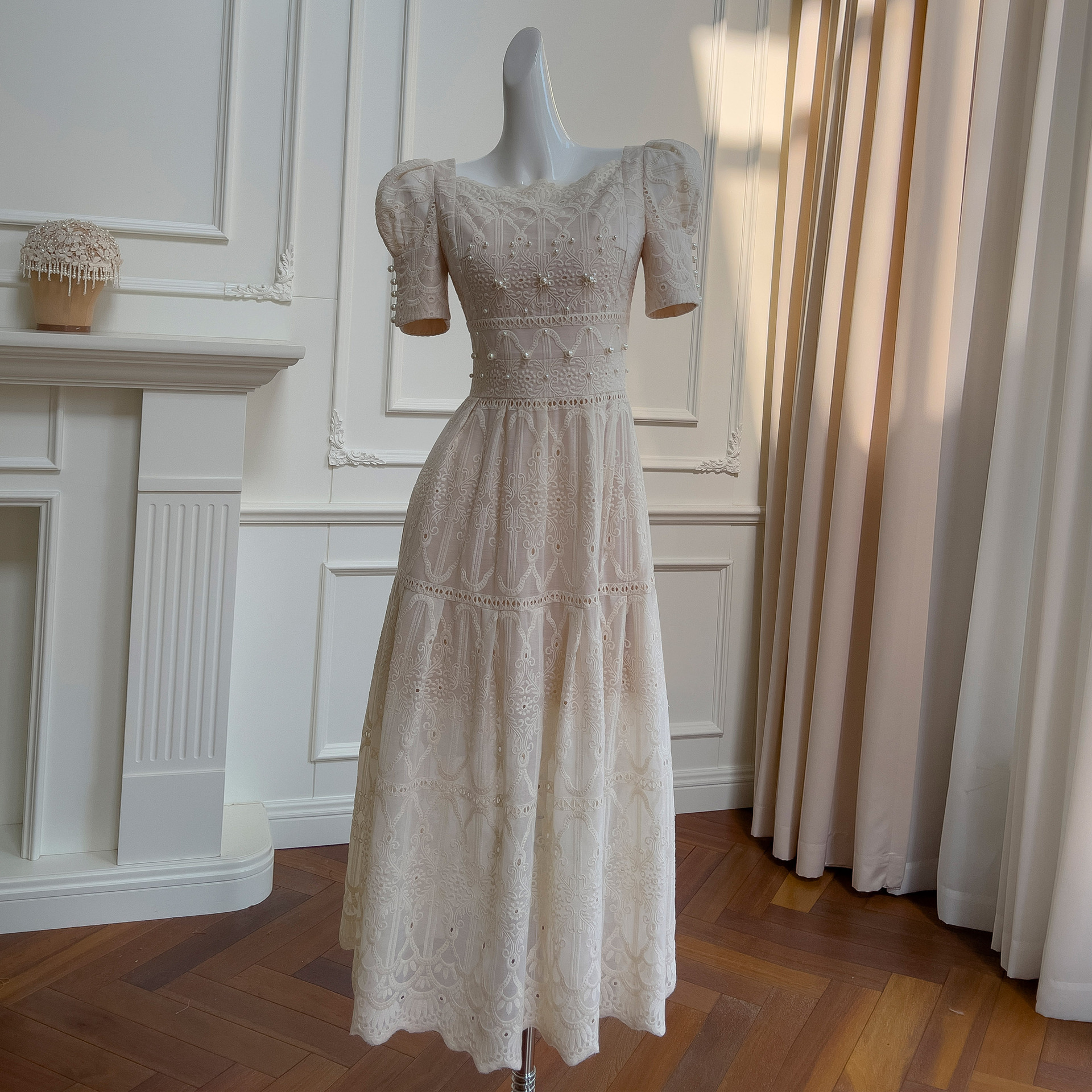 Skirts for women in spring and summer, new fashionable and elegant style, elegant and fashionable, with bubble sleeves and short sleeves, small dress 68942