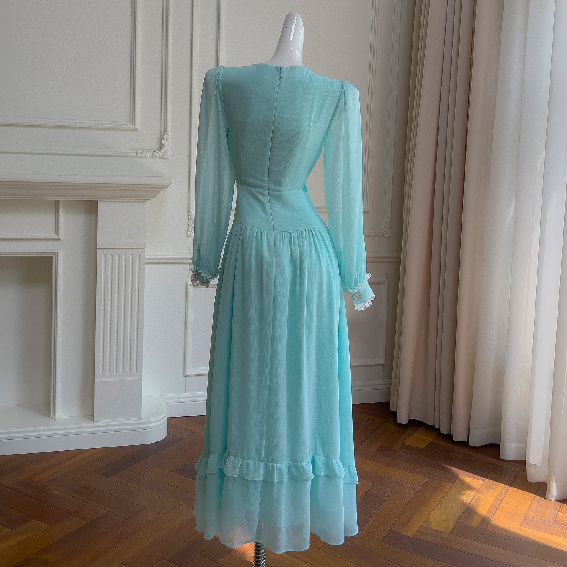 French sweet V-neck nail diamond long sleeved A-line skirt with feminine temperament, high waist hollow out slimming dress, summer fashion 69157 French sweet V-neck nail diamond long sleeved A-line skirt with feminine temperament, high waist hollow out slimming dress, summer fashion 69157