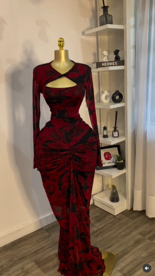 In stock 2025 cross-border European and American style printed long sleeved hollow pleated high waisted sexy vacation dress long skirt In stock 2025 cross-border European and American style printed long sleeved hollow pleated high waisted sexy vacation dress long skirt