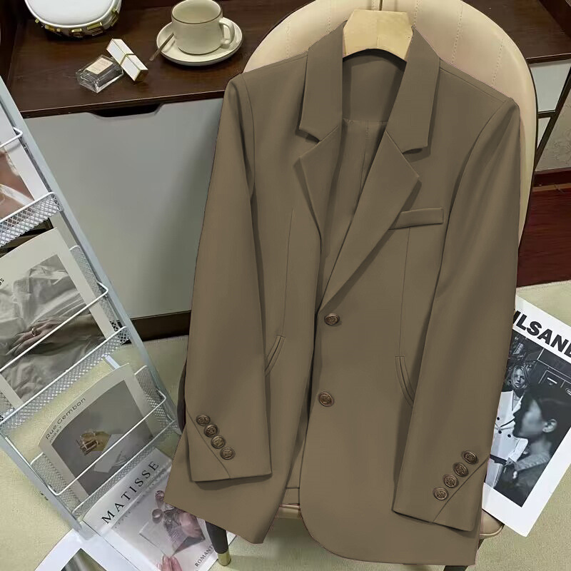 White suit jacket for women, autumn 2025 new design, fashionable and versatile temperament, single breasted small suit for women White suit jacket for women, autumn 2025 new design, fashionable and versatile temperament, single breasted small suit for women