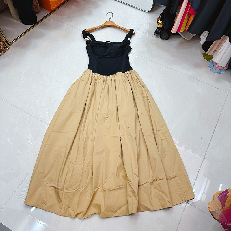 Thirteen line Australian French niche metal buckle sleeveless suspender black patchwork dress long skirt A1 # 1036 Thirteen line Australian French niche metal buckle sleeveless suspender black patchwork dress long skirt A1 # 1036